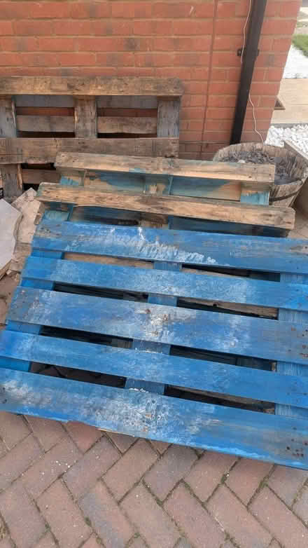 Photo of free Pallets (BN27) #1