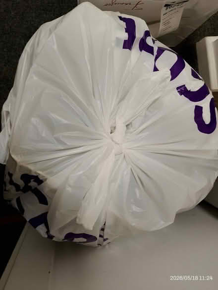 Photo of free homeware and clothes (Se5) #1