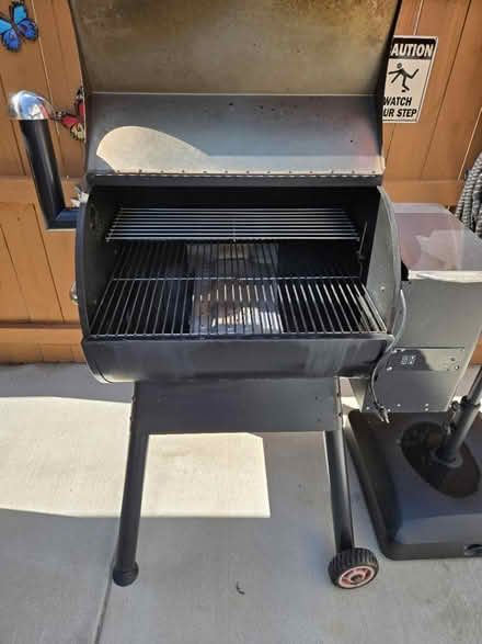 Photo of free Electric Pellet Grill (Stockbridge-Mt Zion Rd) #3