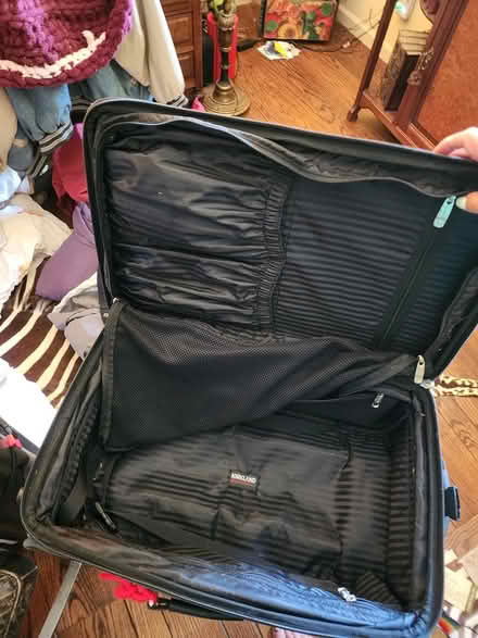 Photo of free Wonderful roller bag suitcase (Sun Valley) #1