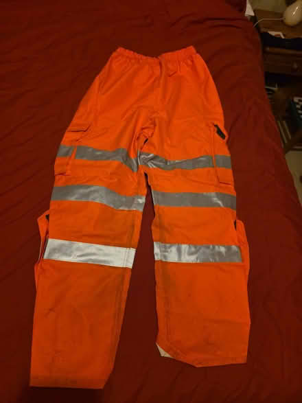 Photo of free PPE - Hi Viz jacket and 2 trousers (Old Basing RG24) #4