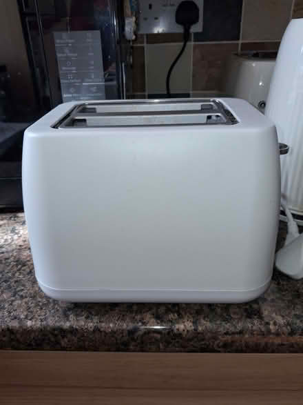 Photo of free Small 2 Slice Toaster (Glenleigh Park TN39) #2