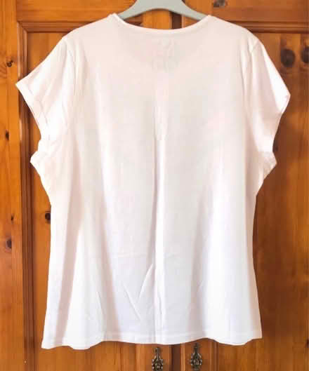 Photo of free White and multicoloured T shirt. Size 20 (Great Harwood BB6) #2