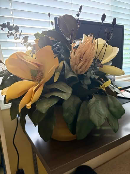 Photo of free Flower arrangement (Los Altos Grant and Fremont) #1