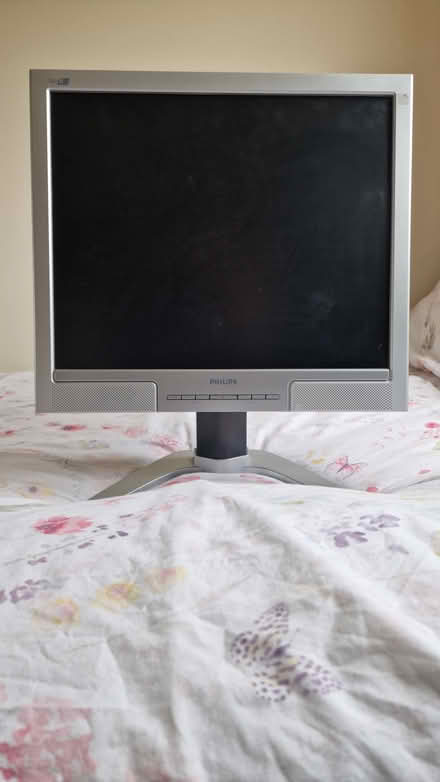 Photo of free Monitor (Clovenstone EH14) #1