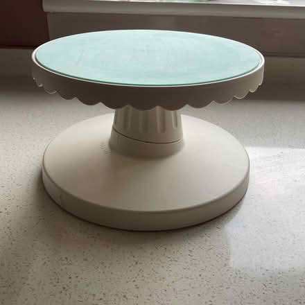 Photo of free Icing turntable (Blossomfield B90) #2
