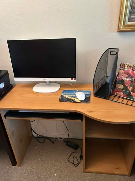 Photo of free COMPUTER DESK -like new (Hayward California) #1