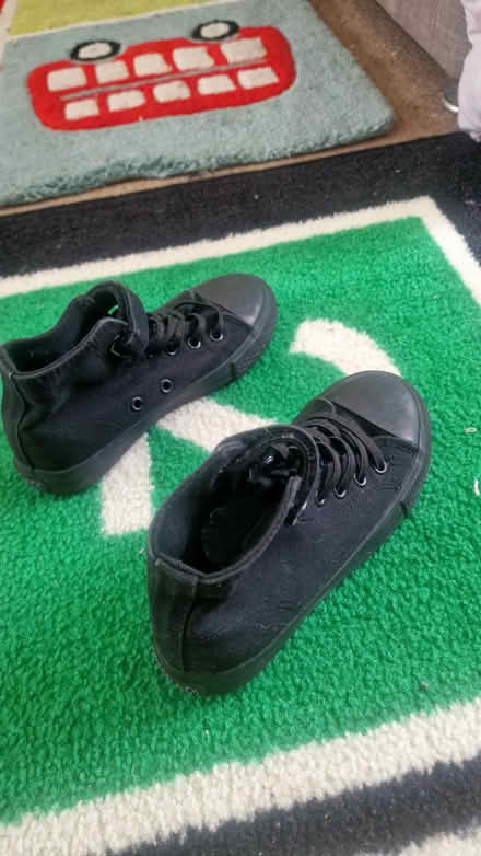 Photo of free SoulCal kids shoe (Clovenstone EH14) #1
