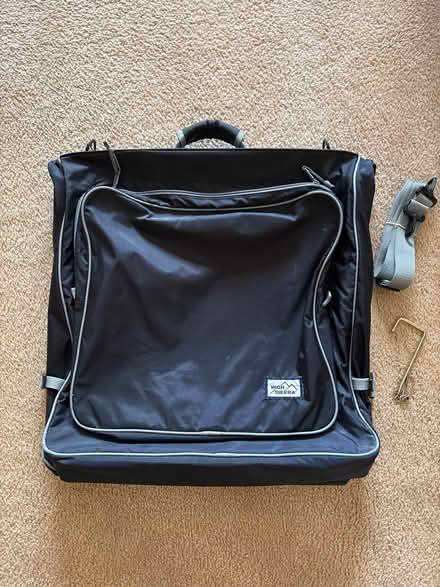 Photo of free High Sierra garment bag (NW Aurora) #1