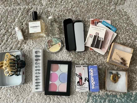 Photo of free Beauty bundle + costume jewelry (Kensington Brooklyn) #1