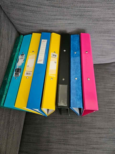 Photo of free 8 A4 ring binders (Wandsworth Common SW11) #2