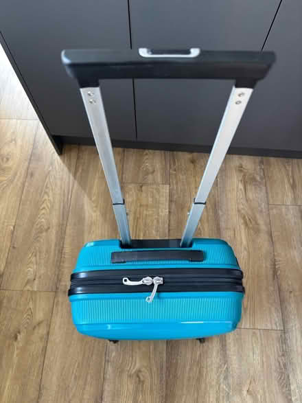 Photo of free Suitcase (Kendal LA9) #3