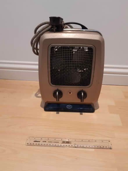 Photo of free Untested vintage fan heater (Letchworth (Standalone area)) #1