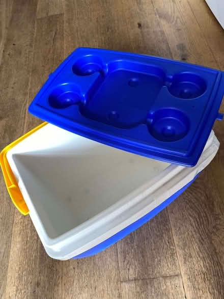 Photo of free cool box, thermos (Broadwater BN14) #1