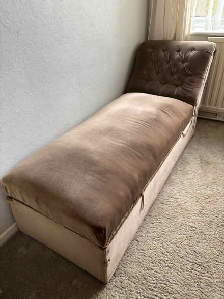Photo of free Ottoman (Pednor Bottom HP5) #1