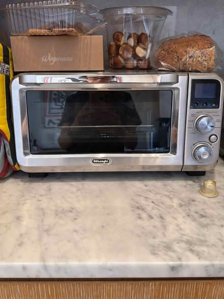 Photo of free Delonghi air fryer (Flatiron) #1