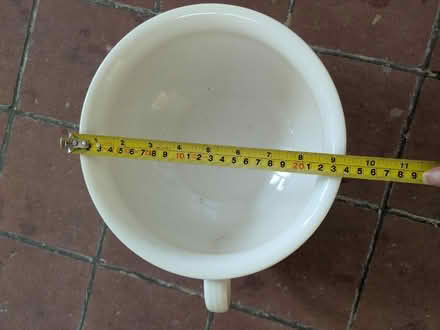 Photo of free Vintage chamber pot (Addlestone KT15) #2