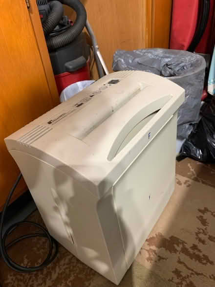 Photo of free Paper Shredder (Sagamore Hills/northfield) #1