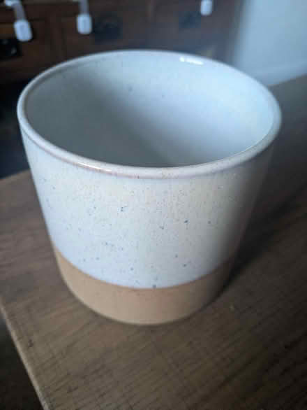 Photo of free Ceramic pot (Wolverhampton WV10 6) #1