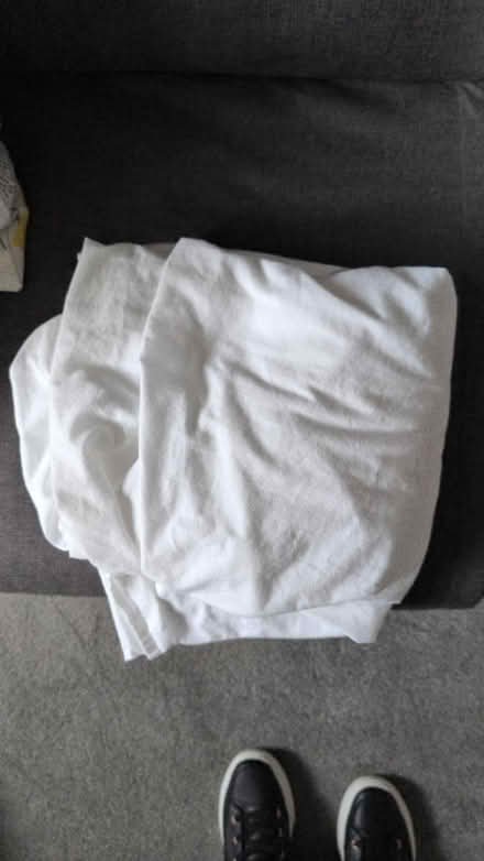Photo of free 5ft white fitted sheet (Bishop's Stortford) #1