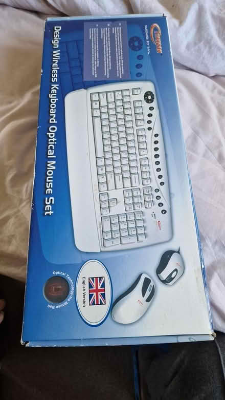 Photo of free Typhoon wireless keyboard+mouse set (Clovenstone EH14) #1