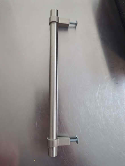 Photo of free 20 metal kitchen cupboard/drawer handles (Wimbledon SW19) #2