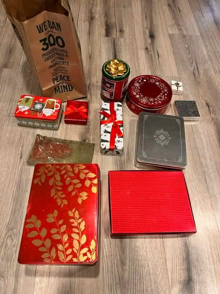 Photo of free Christmas tins (60015) #1