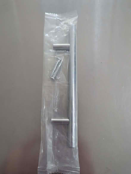 Photo of free 1 brand new chrome drawer handle (Wimbledon SW19) #1