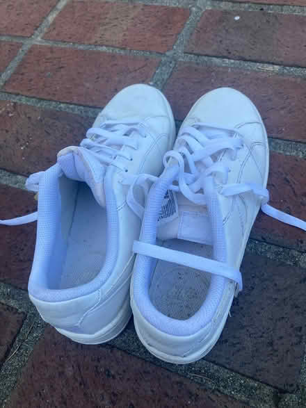Photo of free US sz 8 EU sz 39 lthr tennis shoes (Foothill Boulevard Cupertino) #1