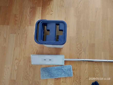 Photo of free Wash and dry mop (Se5) #2
