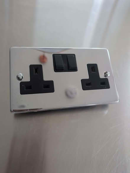 Photo of free 3 Shiny chrome elecrical sockets (light switch no longer ava (Wimbledon SW19) #3