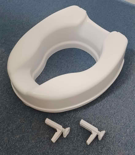 Photo of free Savannah 10cm Raised Toilet Seat (Primrose LA1) #2