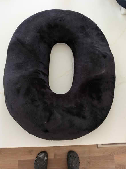 Photo of free I Medic Donut cushion (L37) #1