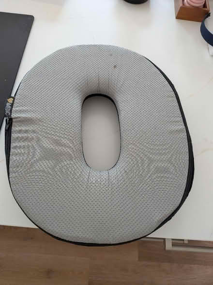 Photo of free I Medic Donut cushion (L37) #2
