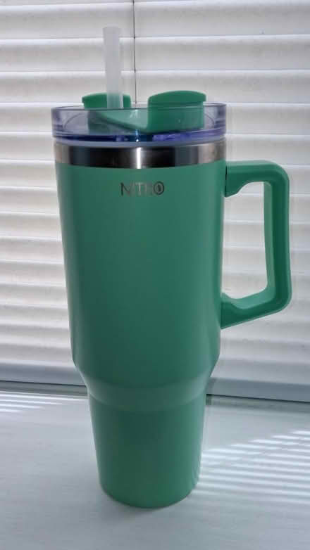 Photo of free Large green water bottle (Aylestone LE2) #1