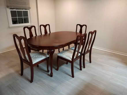 Photo of free Dining room table & 6 chairs (Springfield 19064) #1