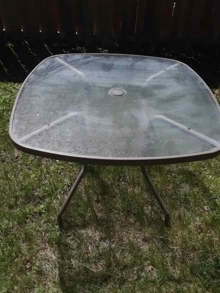 Photo of free Patio table and chairs (Champlain Park/Westboro) #1