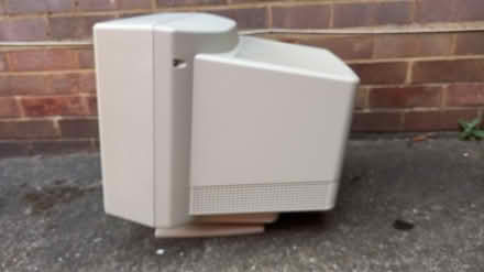 Photo of free IIYAMA Computer monitor 17" CRT (Central Letchworth) #4