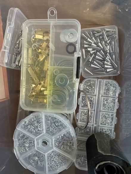 Photo of broken/discarded : jewelries, Beads, Stones, metals chains (Kennington SE11) #3