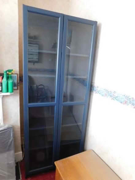 Photo of free Bookcase/Display Unit with glass doors. (Grays RM17) #1