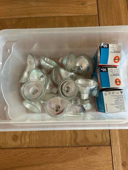 Photo of free Halogen light bulbs (Sutton Courtenay OX14) #1