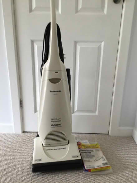 Photo of free vacuum cleaner (Greaves LA1) #1