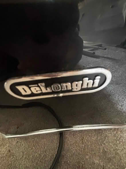Photo of free DeLonghi 4 slice black toaster (Wimbledon SW19) #1