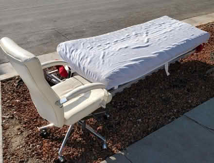Photo of free Curb alert (Cupertino) #2
