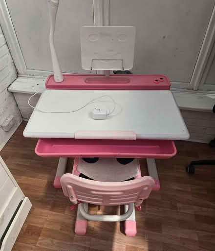 Photo of free Girls Pink Desk & Chair (Aldershot GU12) #1