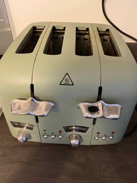 Photo of free DeLonghi Toaster working (Dore S17) #1