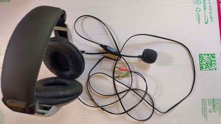Photo of free Headphones & Mic (Kenley CR8) #1