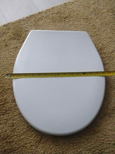 Photo of free White toilet seat (no fittings) (Crookes S10) #2