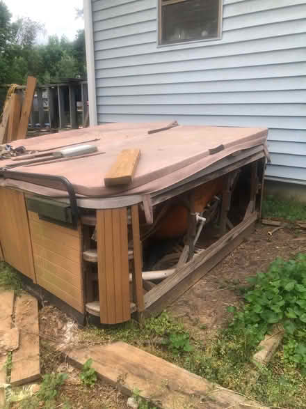 Photo of free Hot tub (Wade Green) #2