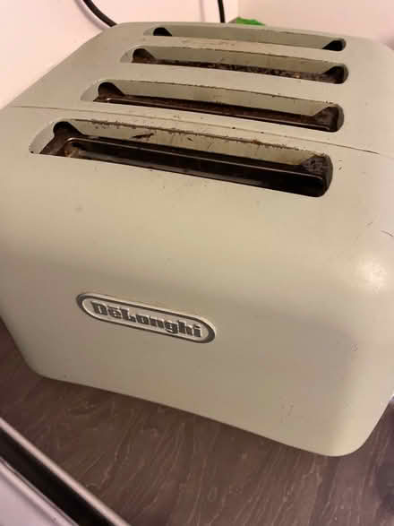 Photo of free DeLonghi Toaster working (Dore S17) #2
